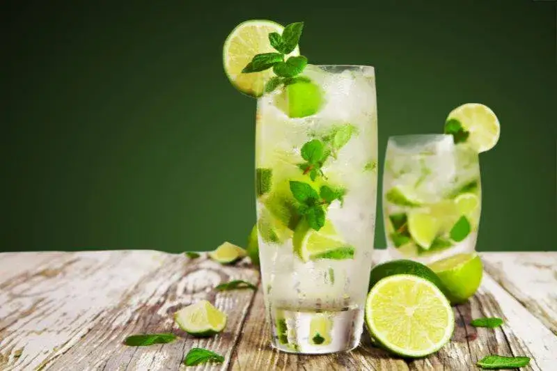 Zdjęcie Ile kosztuje drink mojito? Sprawdź ceny w popularnych barach
