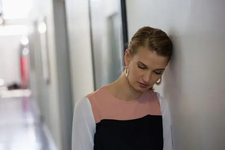 Zdjęcie Czy zaburzenia adaptacyjne to depresja? Różnice, objawy i jak sobie radzić