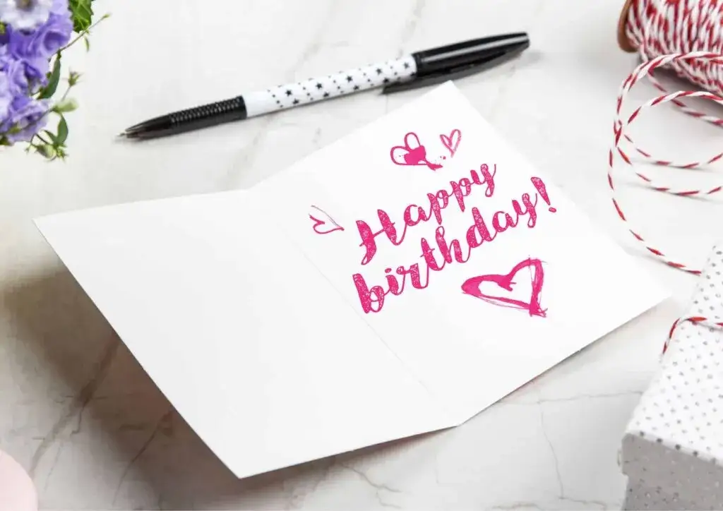 Zdjęcie Czy wypada złożyć życzenia urodzinowe byłemu? Kluczowe wskazówki dla Ciebie