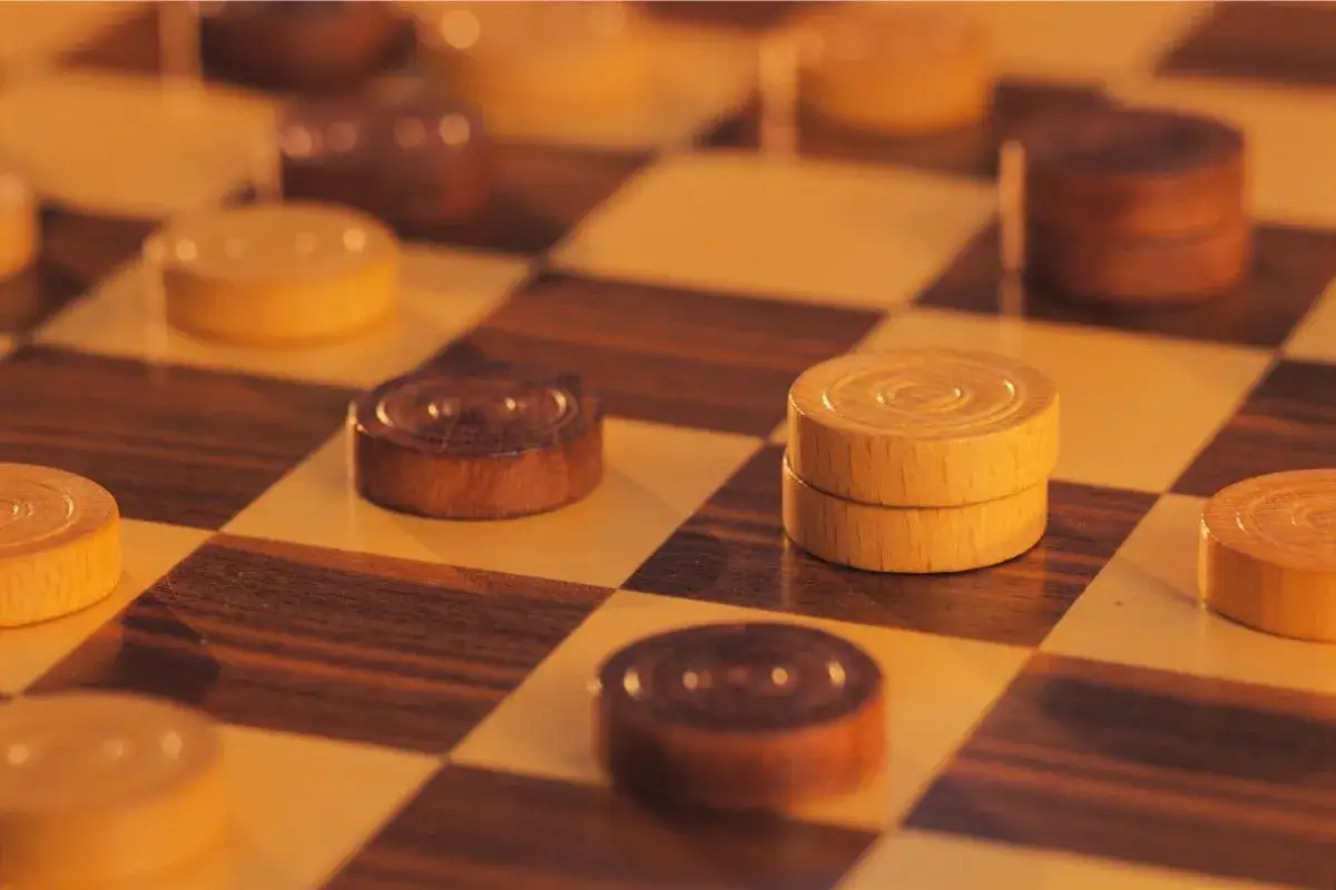 Zdjęcie Jak skutecznie ułożyć warcaby i uniknąć najczęstszych błędów