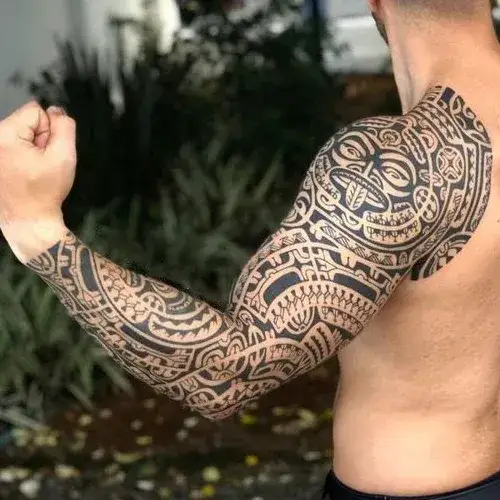 Zdjęcie Polinezja znaczenie symboli: odkryj tajemnice tatuaży i ich moc