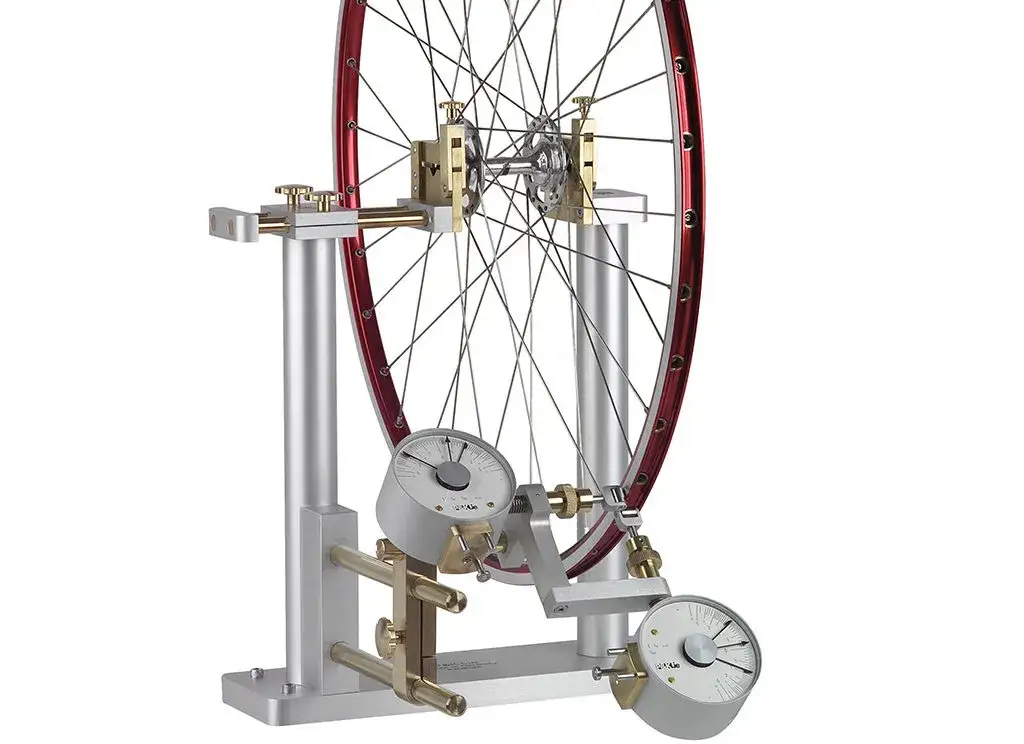 Zdjęcie Ile kosztuje centrowanie koła motocyklowego? Sprawdź ceny i porady