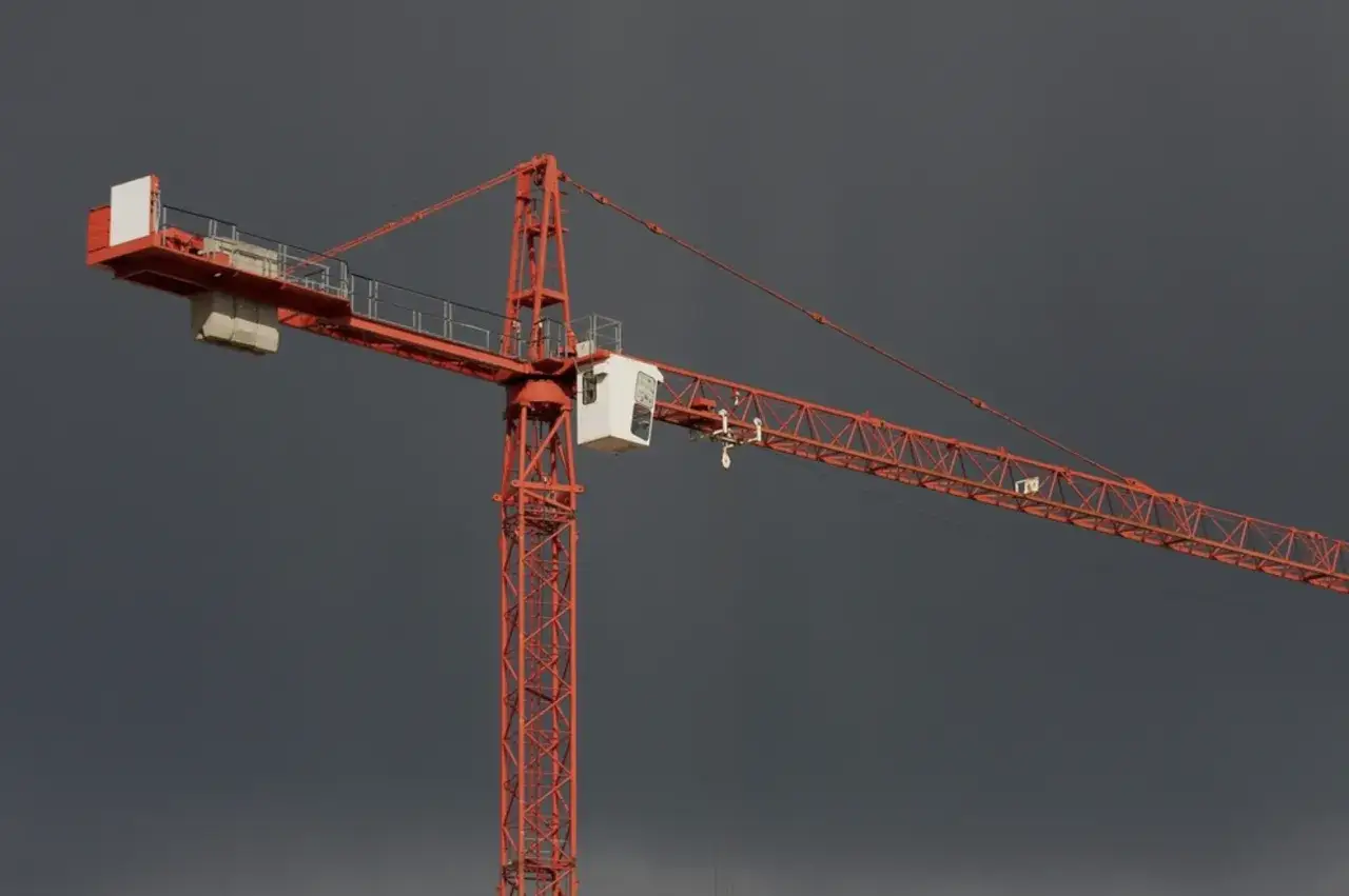 Zdjęcie Dlaczego dźwig się nie przewraca? Odkryj tajemnice stabilności konstrukcji