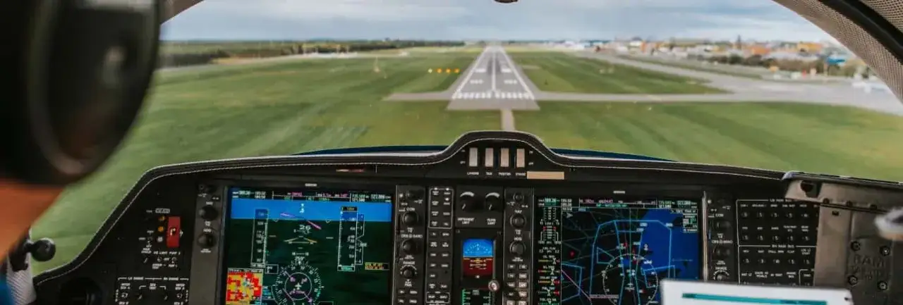 Zdjęcie Ile zarabia pilot samolotu LOT? Zaskakujące różnice w wynagrodzeniu