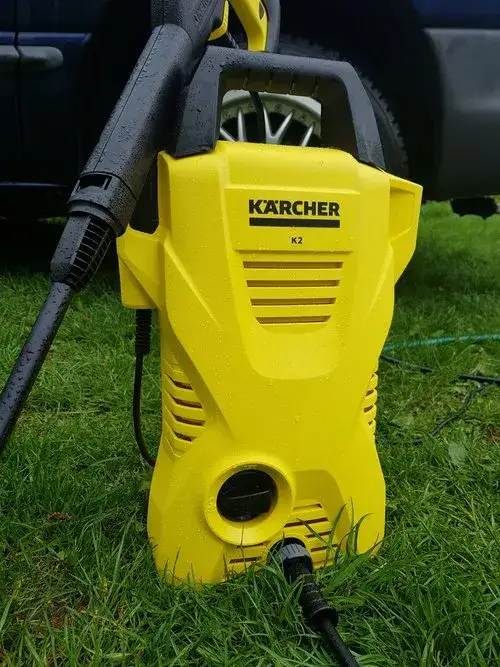 Zdjęcie Karcher K2 czy K3: które myjki ciśnieniowe lepiej spełnią Twoje potrzeby?