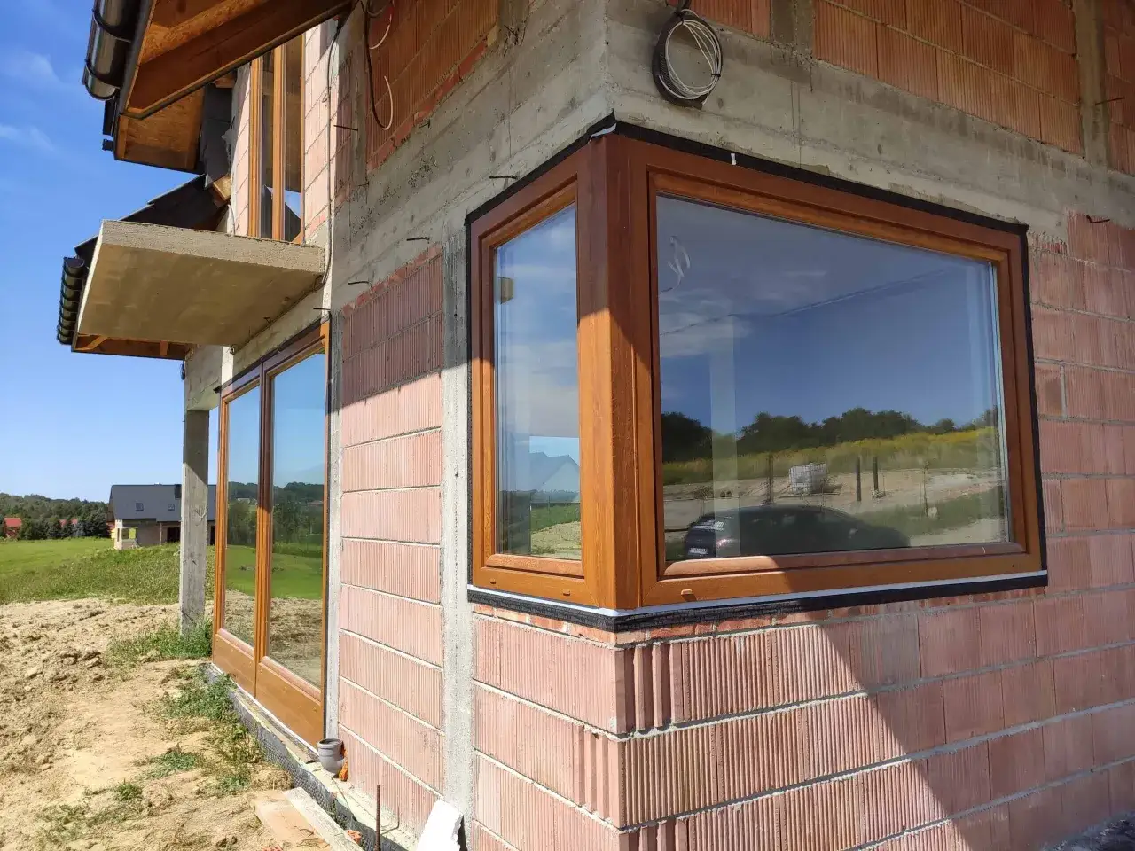 Zdjęcie Jakie parapety zewnętrzne do okien złoty dąb zapewnią trwałość?