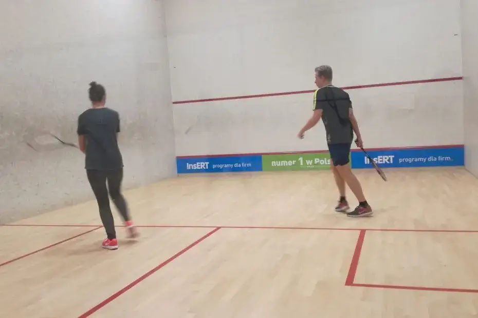 Zdjęcie Fitness i squash: jak połączenie tych dyscyplin poprawi Twoją formę