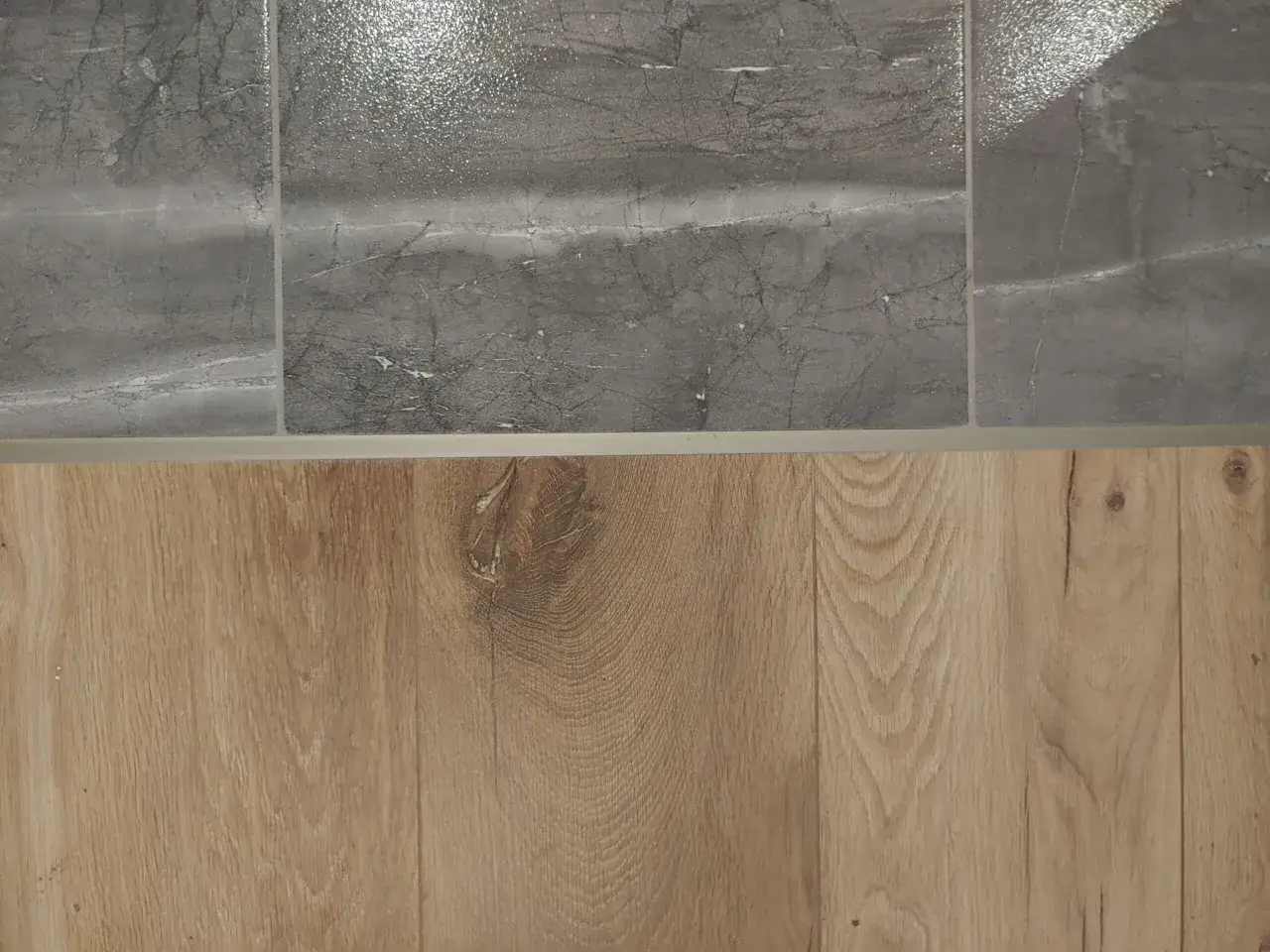 Zdjęcie Co zamiast listwy progowej? Odkryj piękne i funkcjonalne alternatywy