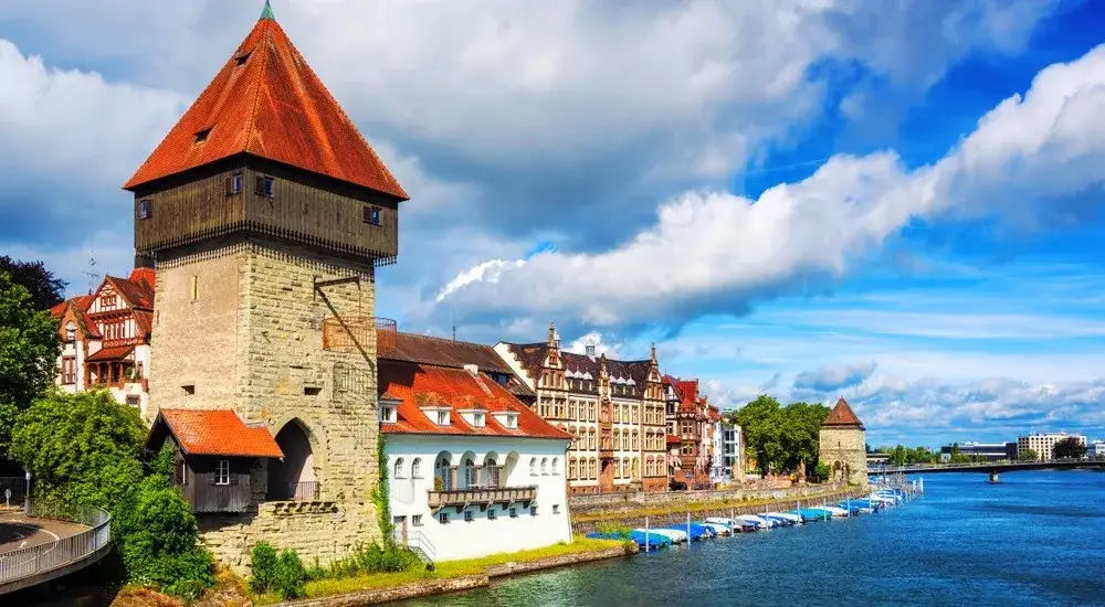Zdjęcie Napisał jezioro bodeńskie – odkryj tajemnice powieści Dygata
