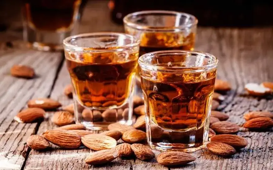 Zdjęcie Jak pić amaretto: odkryj najlepsze sposoby na delektowanie się