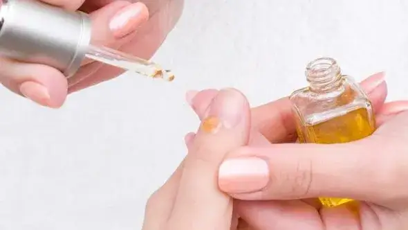 Zdjęcie Jak obciąć skórki na paznokciach bez ryzyka uszkodzenia?