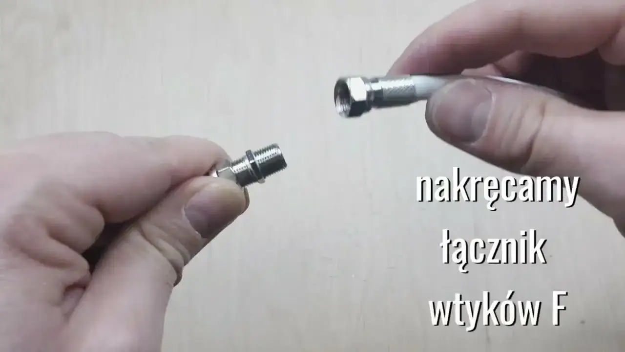Zdjęcie Jak zarobić kabel antenowy do zasilacza bez zakłóceń i błędów