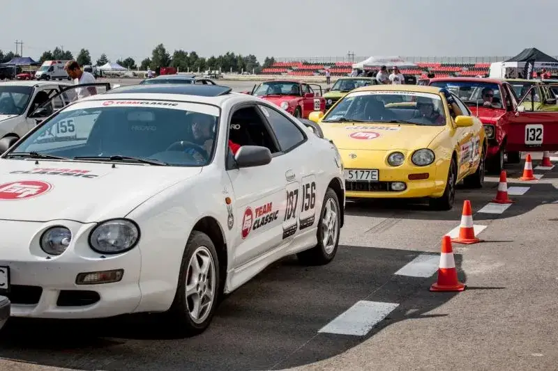 Zdjęcie Jak zostać kierowcą wyścigowym - uniknij błędów i zdobądź licencję