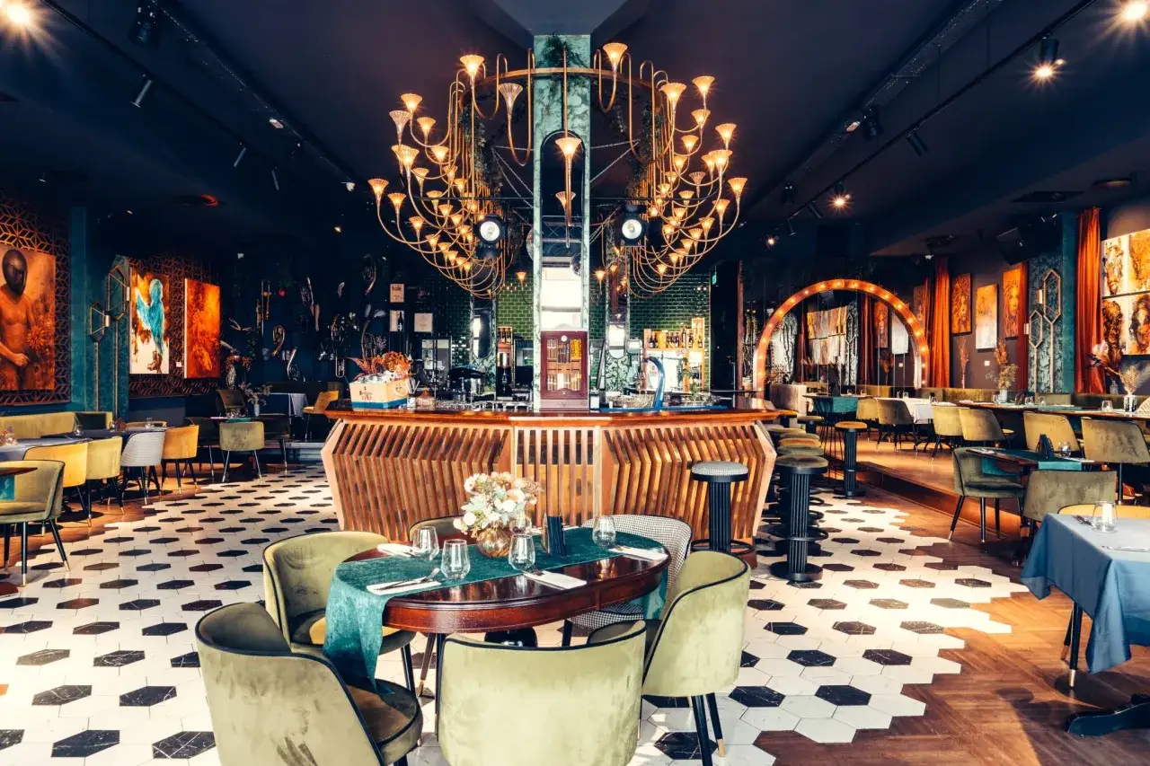 Zdjęcie Oradea gdzie zjeść: najlepsze miejsca na lokalne specjały i więcej