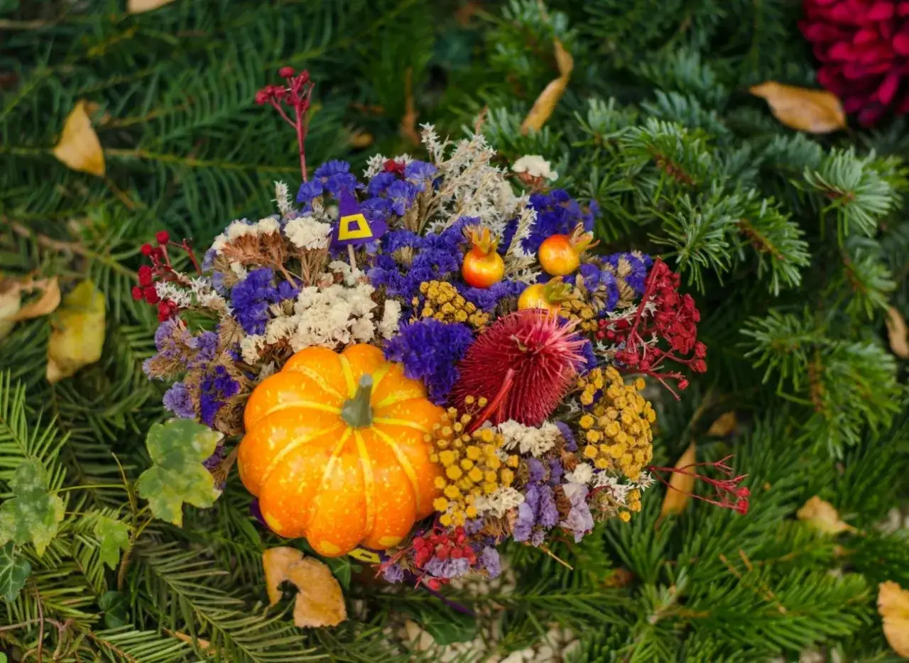Zdjęcie Jak zrobić stroik na cmentarz w doniczce, by uczcić bliskich