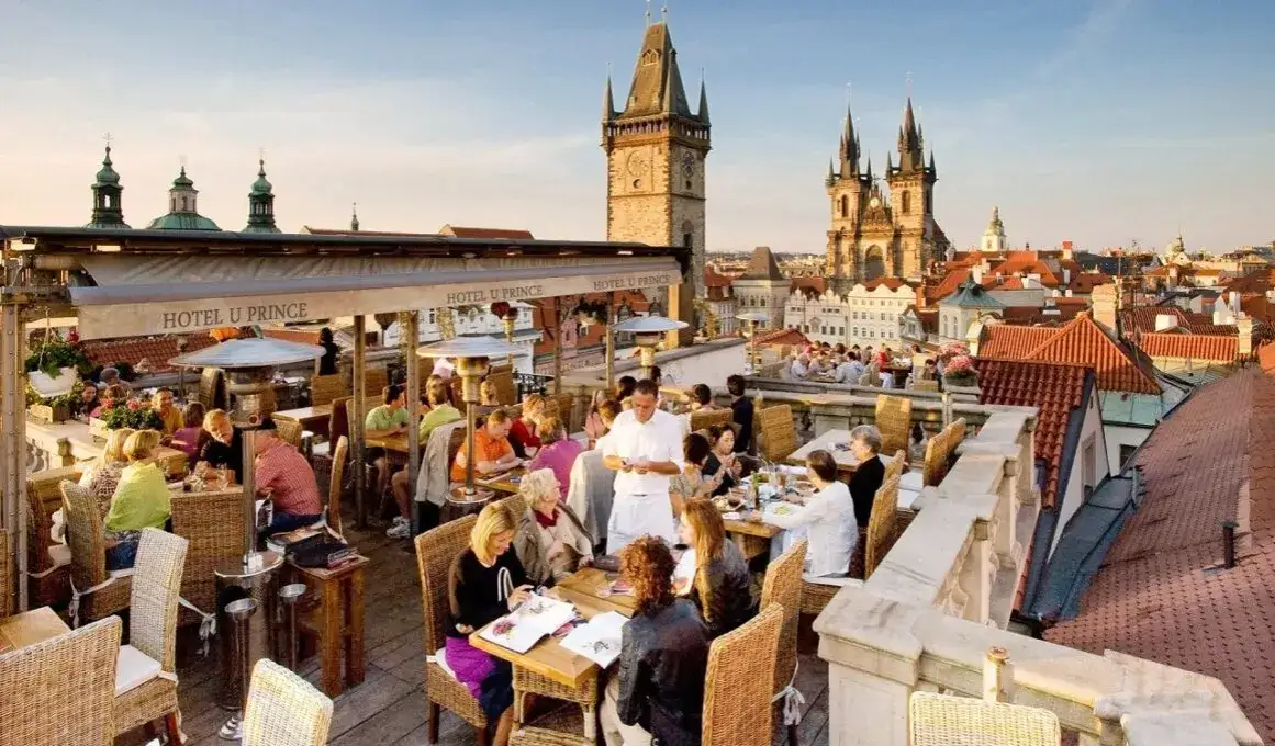 Zdjęcie Gdzie zjeść w Pradze? Odkryj najlepsze restauracje i smaki