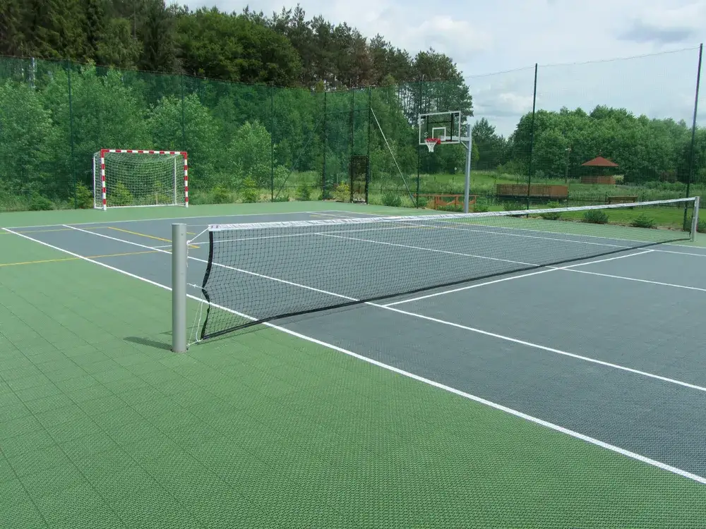 Zdjęcie Koszt budowy kortu tenisowego: Ceny, materiały i czynniki wpływające