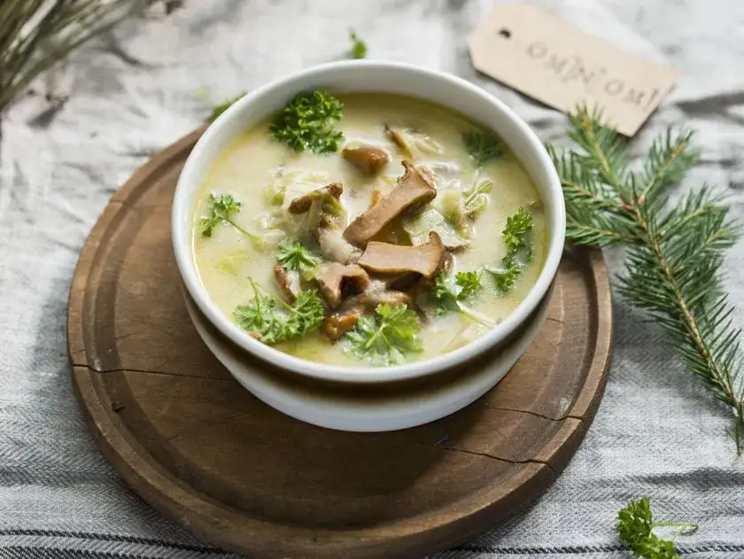 Zdjęcie Jak zrobić zupę z kurek, aby zachwycić smakiem i aromatem