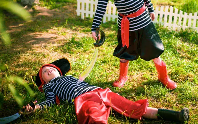 Zdjęcie Jak zrobić strój pirata dla chłopca – proste i kreatywne pomysły