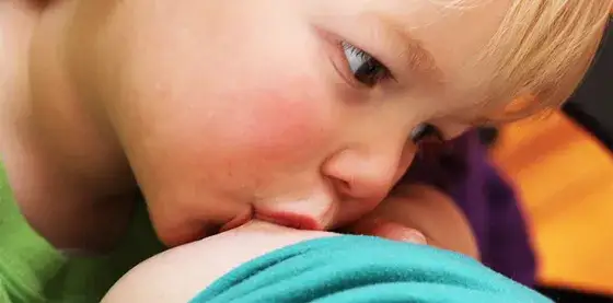 Zdjęcie Dlaczego karmienie piersią zapewnia lepszy rozwój dziecka i zdrowie