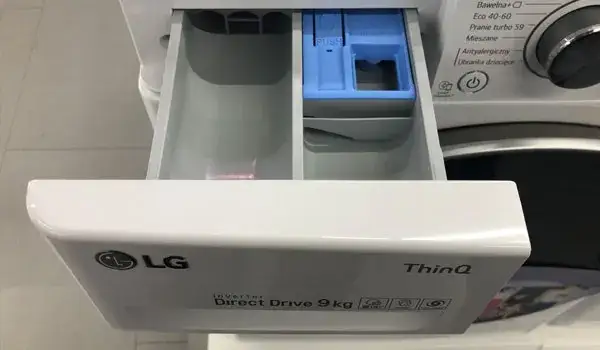 Zdjęcie Gdzie wlać płyn do prania w pralce ładowanej od góry - ważne wskazówki