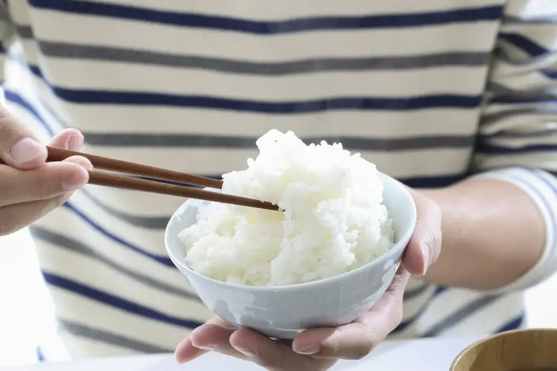 Zdjęcie Czy ryż faktycznie tuczy? Poznaj prawdę i wskazówki dotyczące spożycia