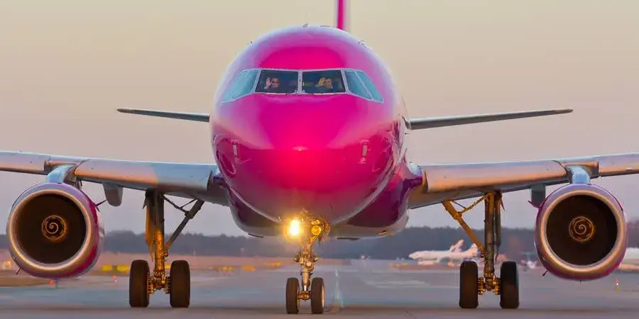 Zdjęcie Jak zadzwonić do Wizz Air za darmo i uniknąć dodatkowych opłat