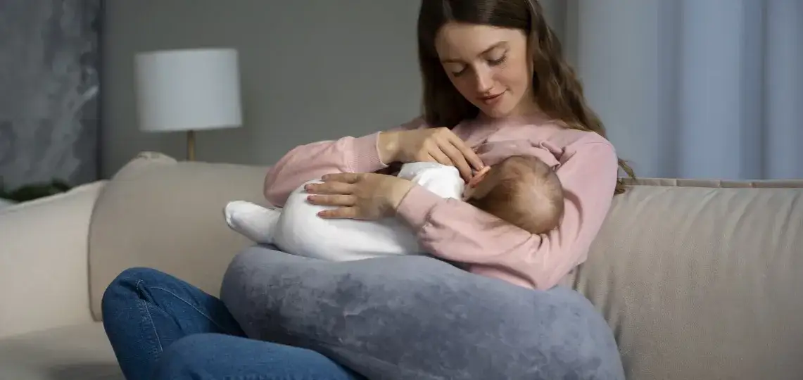 Zdjęcie Ból głowy podczas karmienia? Sprawdzone sposoby na szybką ulgę dla mamy