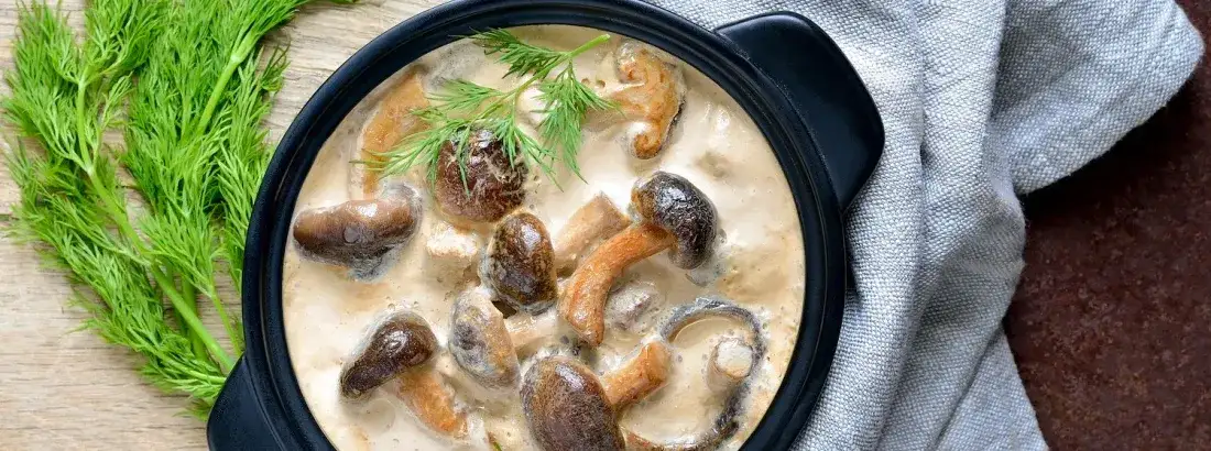 Zdjęcie Jak zrobić sos z tłuszczu po upieczeniu, unikając najczęstszych błędów