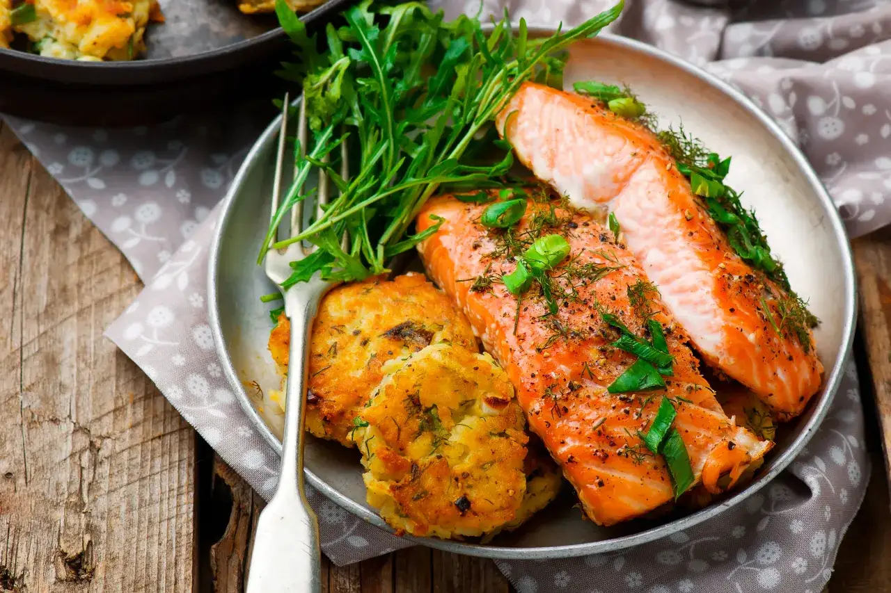 Zdjęcie Jak usmażyć łososia na patelni? Sekrety soczystości z restauracji