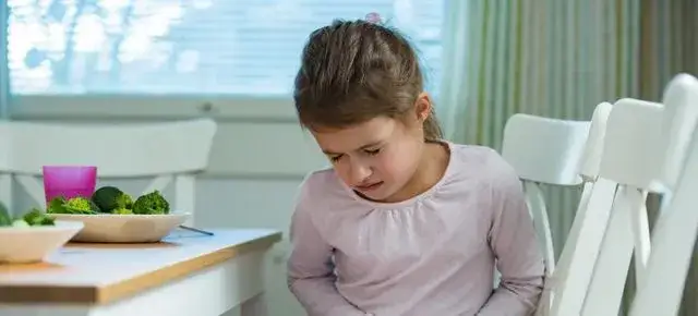 Zdjęcie Ból brzucha u 2-latka - jak skutecznie pomóc maluchowi?