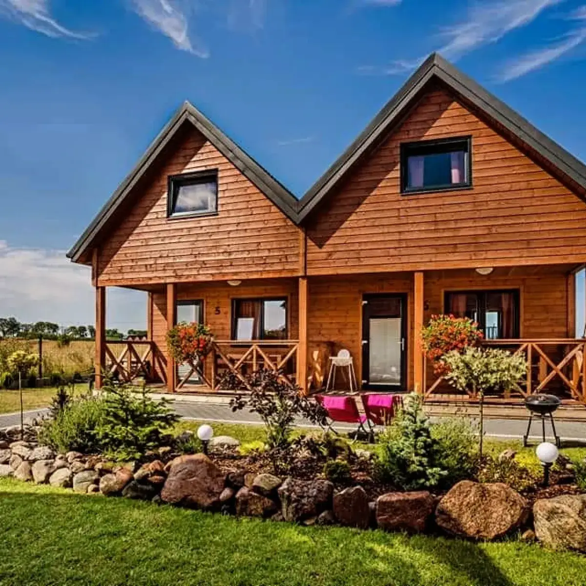 Zdjęcie Gdzie najtańsze noclegi nad morzem? Odkryj ukryte skarby w Polsce