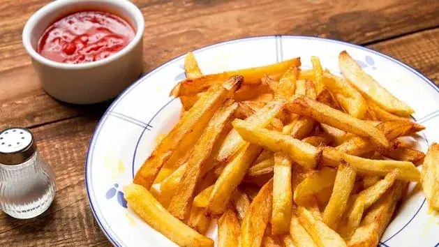 Zdjęcie Jak zrobić frytki - proste przepisy na chrupiące i pyszne frytki