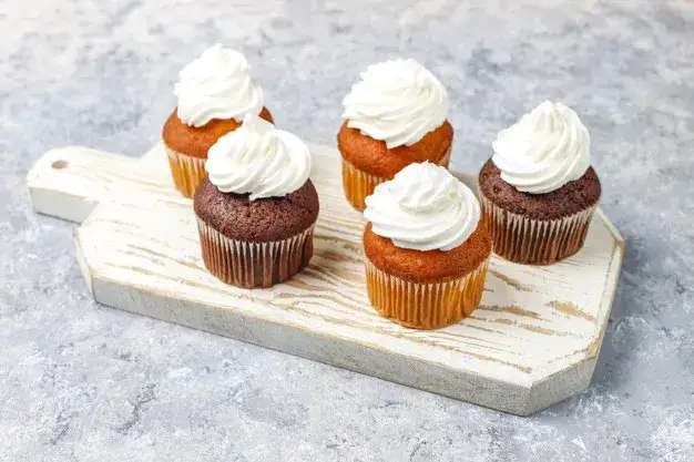 Zdjęcie Jak upiec babeczki bez foremek? Sprawdzone metody i porady