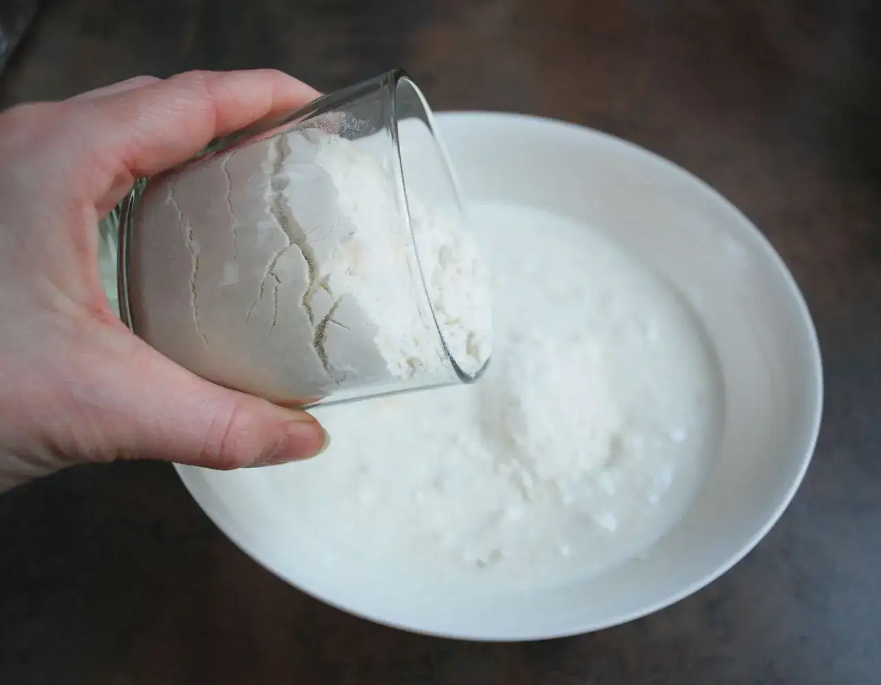 Zdjęcie 150 g mąki ile to ml – jak dokładnie przeliczyć i uniknąć błędów w przepisach