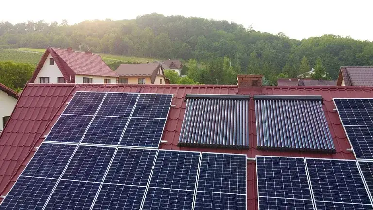 Zdjęcie Fotowoltaika stare zasady do kiedy - uniknij strat w oszczędnościach