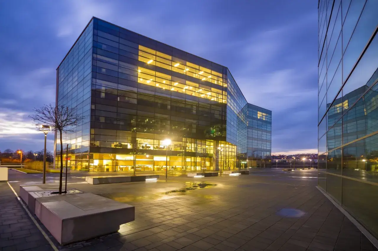 Zdjęcie Co to jest budynek? Zrozumienie jego cech i definicji