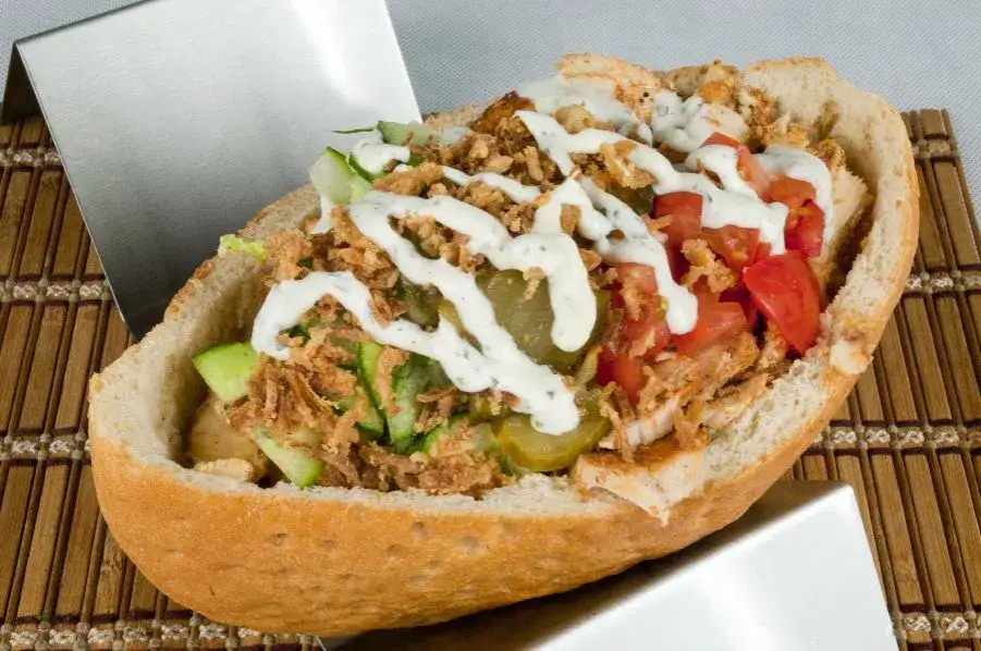 Zdjęcie Ile kcal ma kebab box z frytkami? Zaskakujące fakty o kaloriach