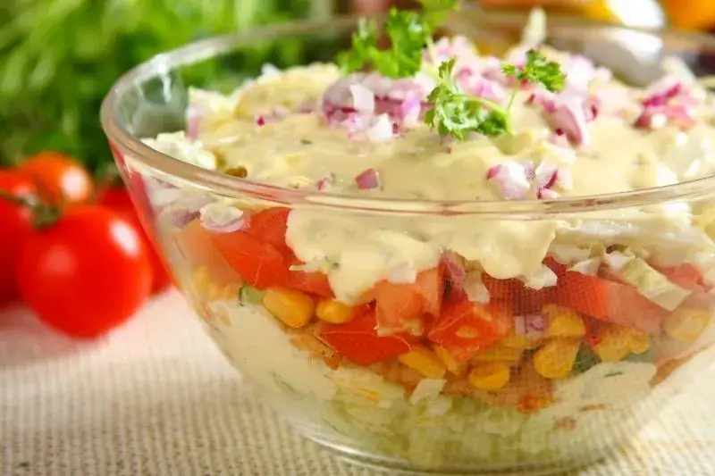 Zdjęcie Sałatka gyros jakie warstwy - poznaj idealny przepis na smakowitość