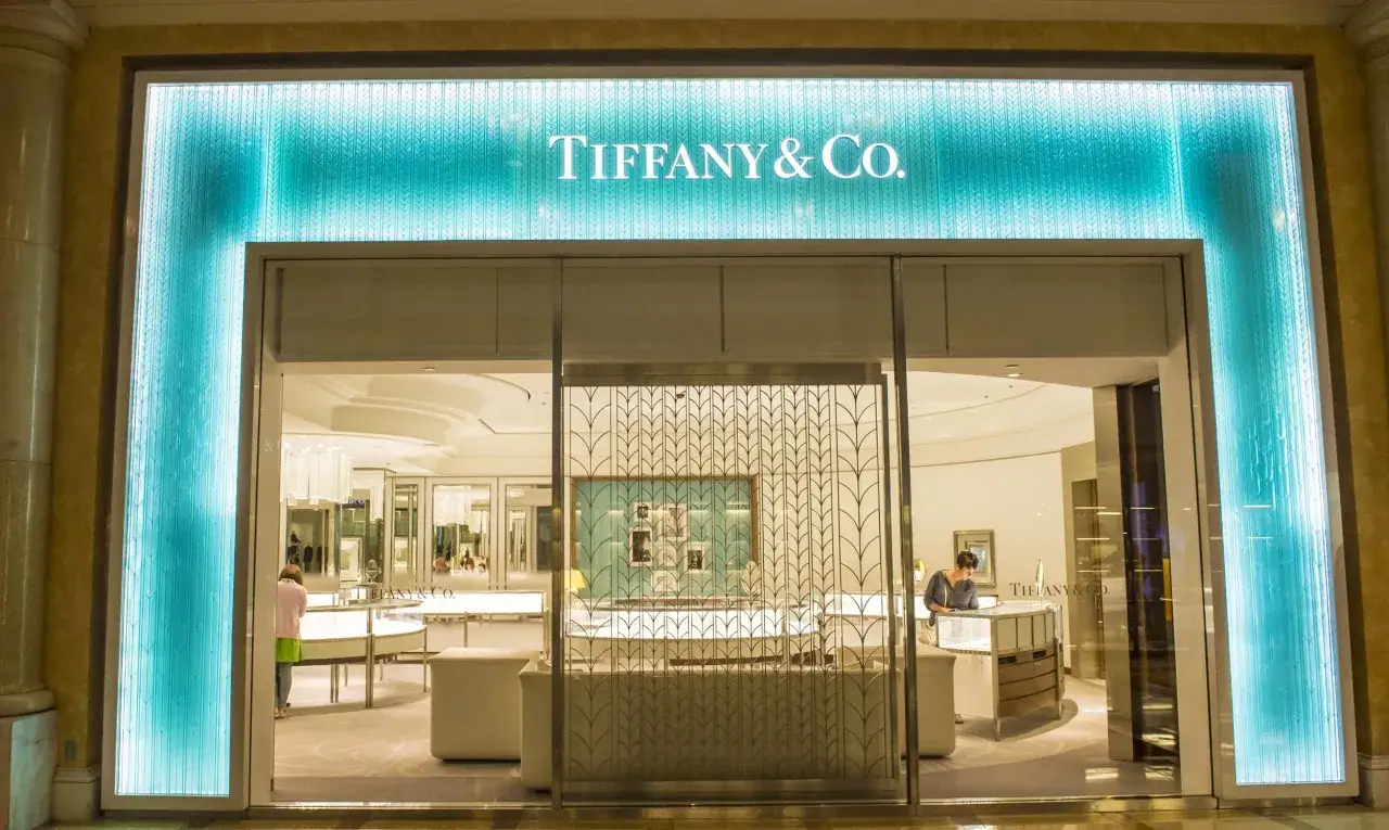 Zdjęcie Louis vuitton kupuje tiffany i co – co to oznacza dla branży luksusowej?