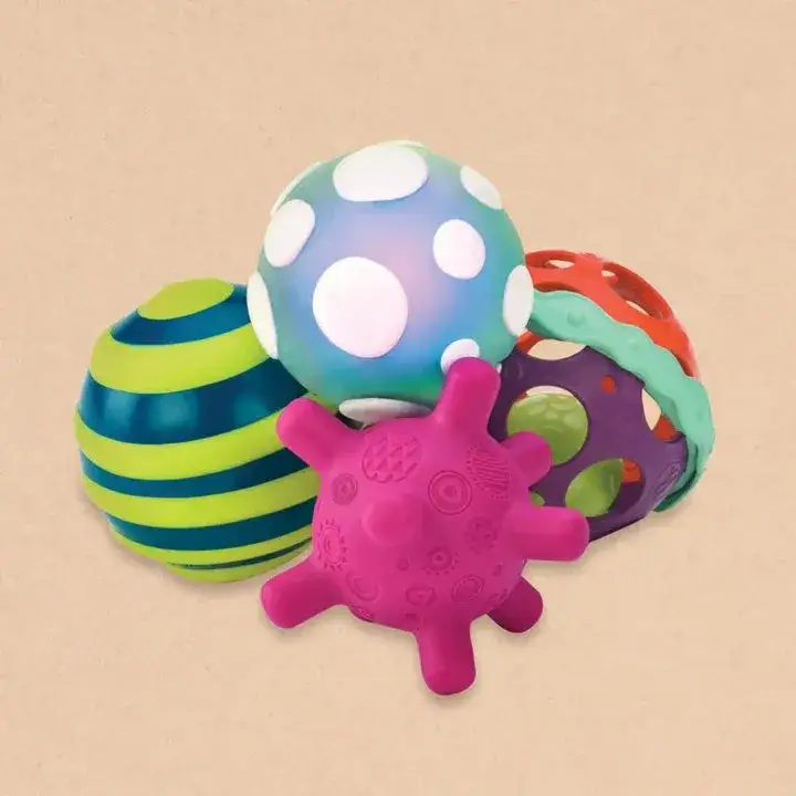 Zdjęcie Piłka sensoryczna dla dzieci: jak wspiera rozwój i zabawę?