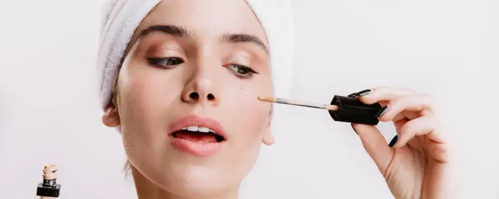 Zdjęcie Jaki korektor pod oczy po 40 – idealny wybór na cienie i zmarszczki