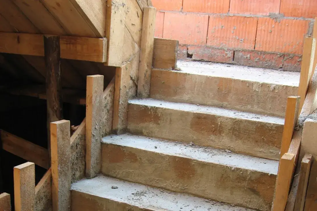 Zdjęcie Jak zazbroić schody: skuteczne metody na trwałe i bezpieczne konstrukcje