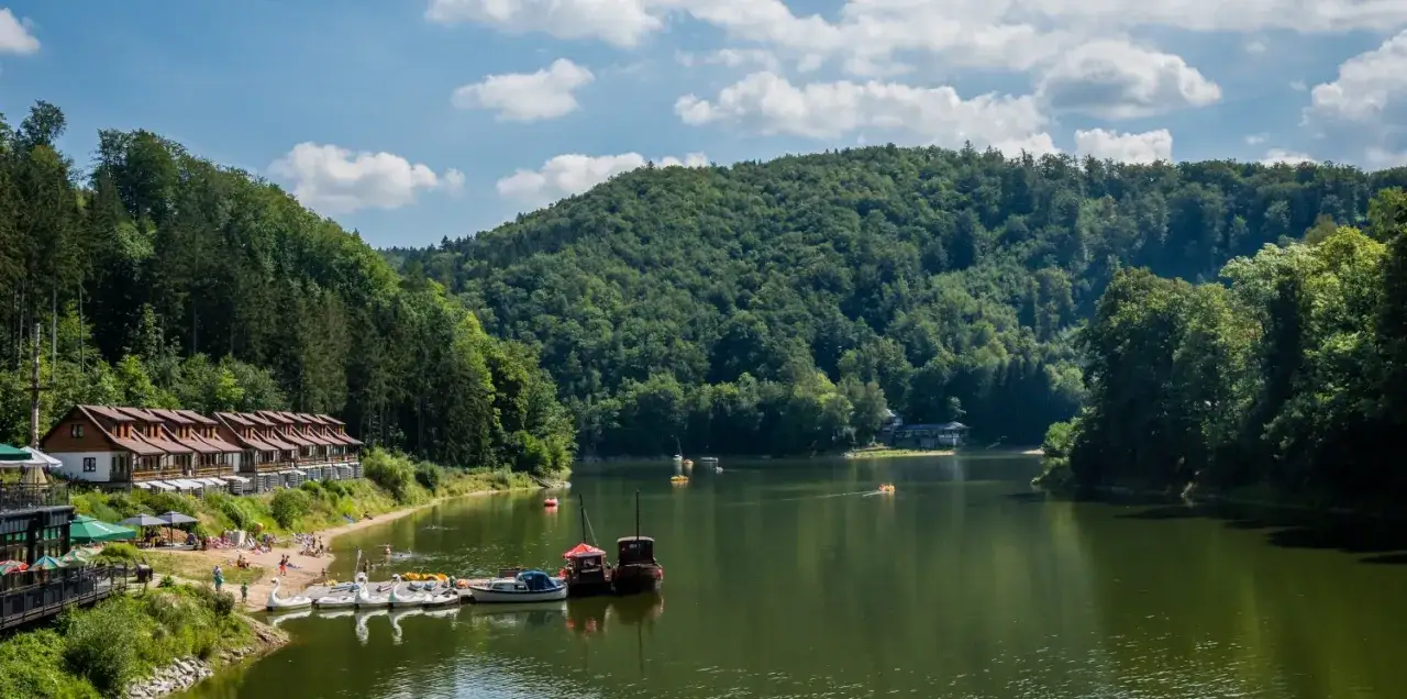 Zdjęcie Gdzie nad jezioro dolnośląskie? Odkryj najpiękniejsze miejsca na wypoczynek