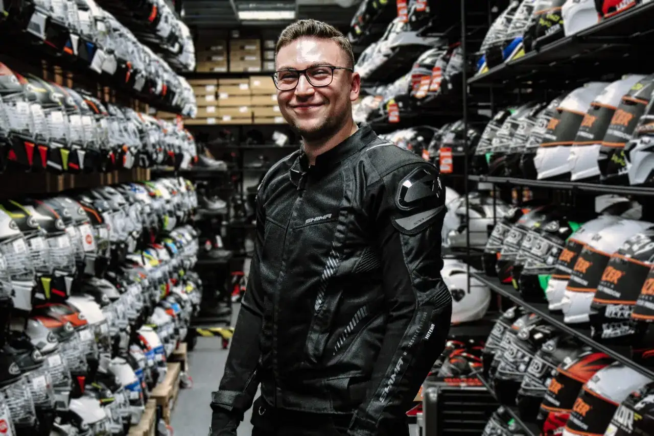 Zdjęcie Jak wybrać idealną kurtkę motocyklową na lato? Porady i najważniejsze cechy