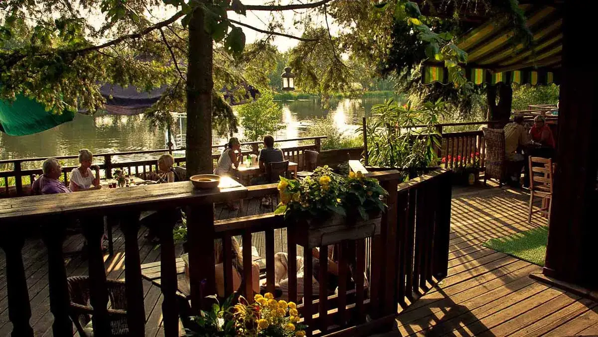 Zdjęcie Najlepsze restauracje nad jeziorem w Lubuskim - wyjątkowe miejsca na posiłek