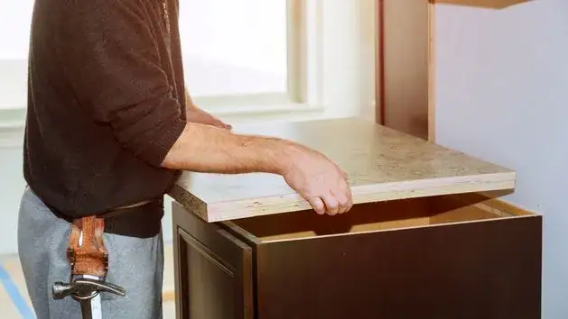 Zdjęcie Jak przymocować blat do ściany – uniknij najczęstszych błędów