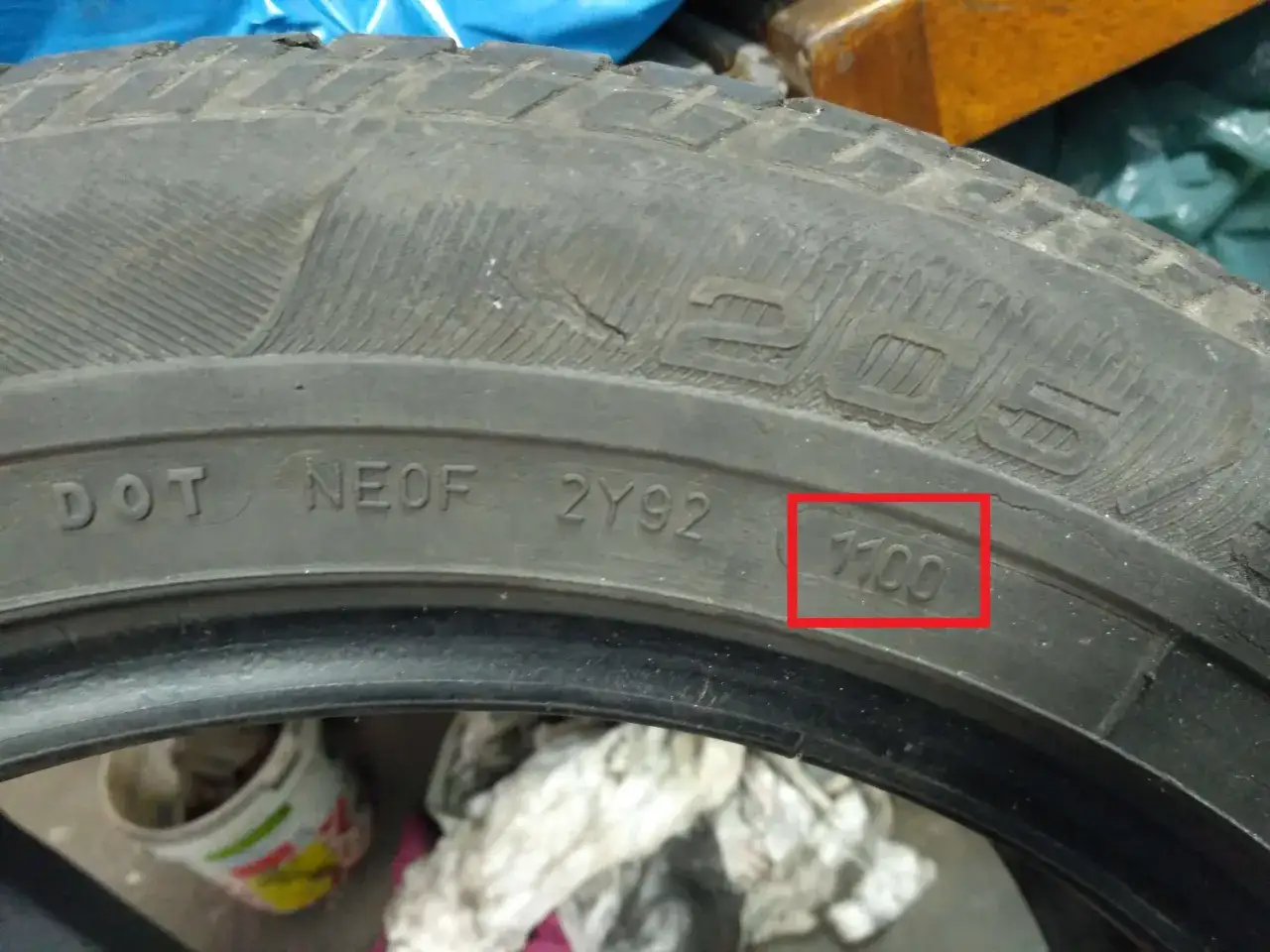 Zdjęcie Jak sprawdzić wiek opony? Klucz do bezpieczeństwa na drodze