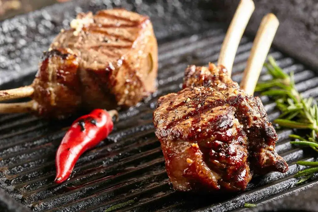 Zdjęcie Wieprzowina po angielsku - poznaj tłumaczenie i zastosowanie w kuchni