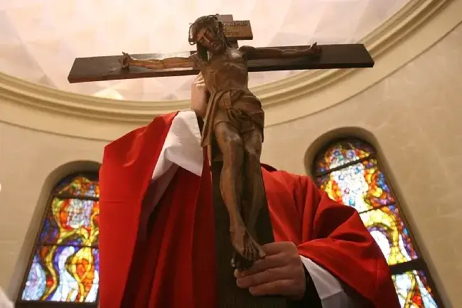 Zdjęcie Wielki Piątek jak wygląda msza - co musisz wiedzieć o liturgii